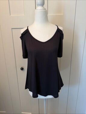 h.i.p. Black Cold-Shoulder V-Neck Tee